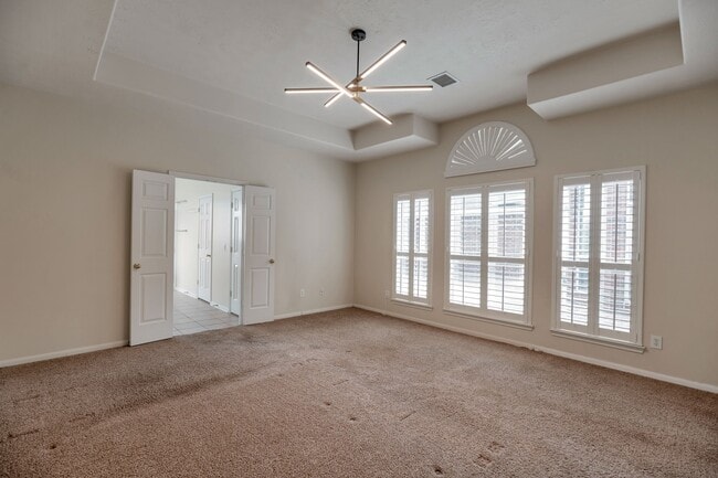 Building Photo - 2315 Blue Water Bay Dr