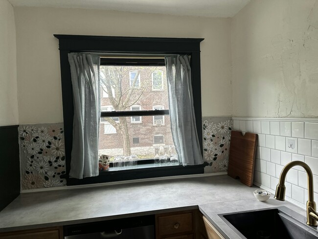Building Photo - 2027-2029 Alfred Avenue, Unit 2029 B