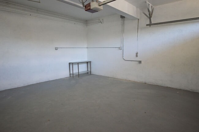 Building Photo - Remodeled 1924 3 Bedroom LA Home