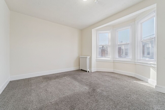 Building Photo - 4843 N Lawrence St