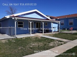 Building Photo - Loomis Three Bedroom Mother-in-law Quarter...