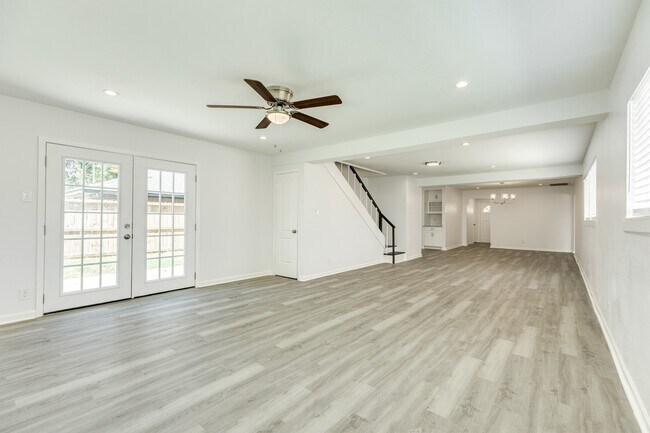 Building Photo - 124 Sage St