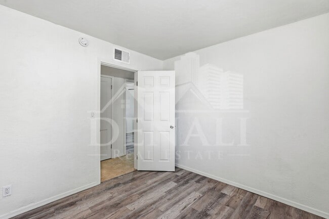 Building Photo - 3801 N 4th Ave