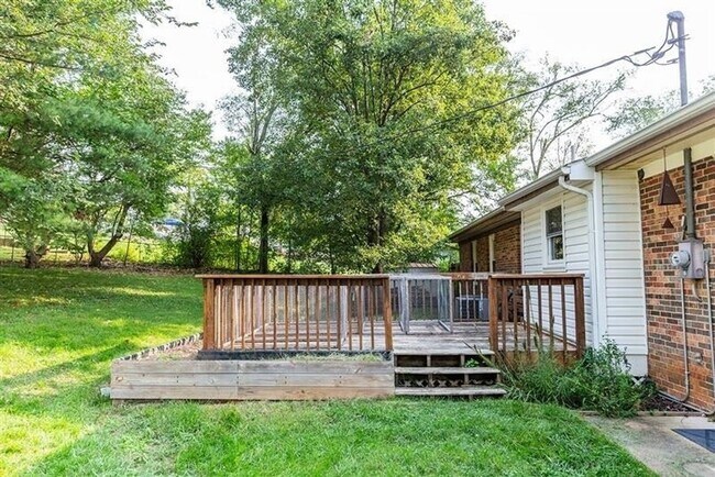 Building Photo - Rare Find... Detached Single Family Home in Purcell Park!