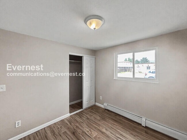 Building Photo - 1709 Hampton S