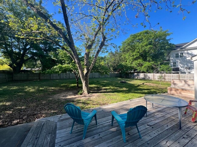 Building Photo - 2 Bedroom 2 Bath House on James Island - Charleston