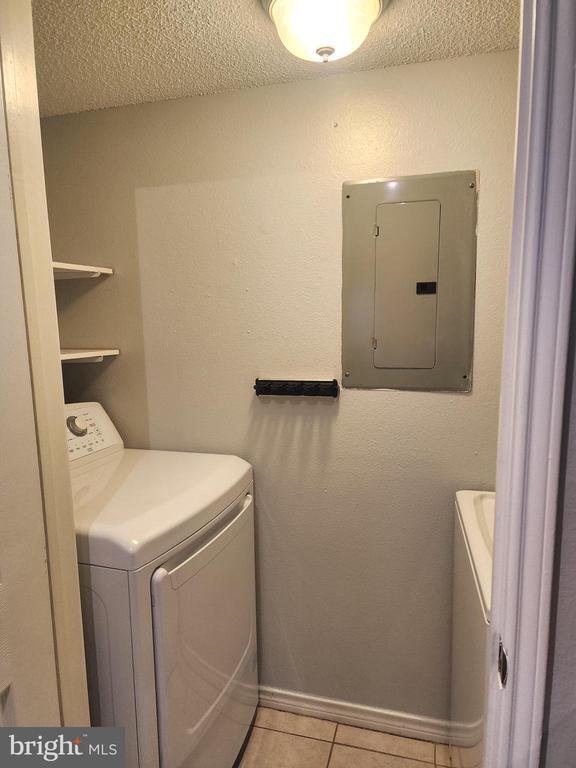 Building Photo - 1504 Lincoln Way