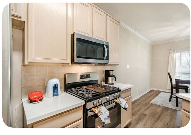 Building Photo - 13674 Garden Grove Ct