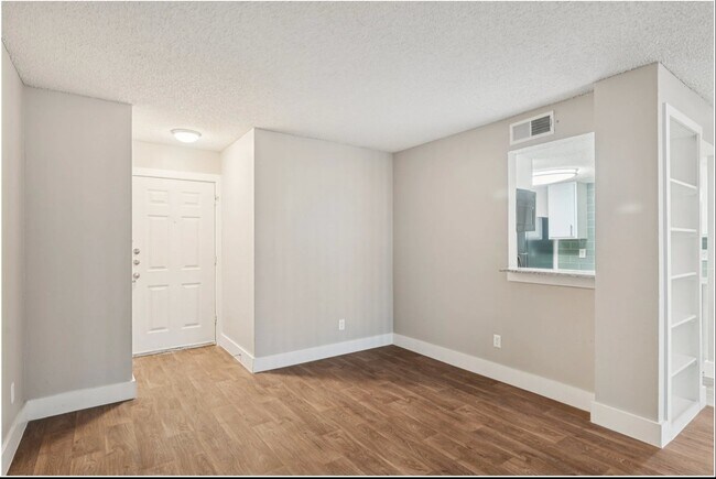 Building Photo - 3900 Investor Dr