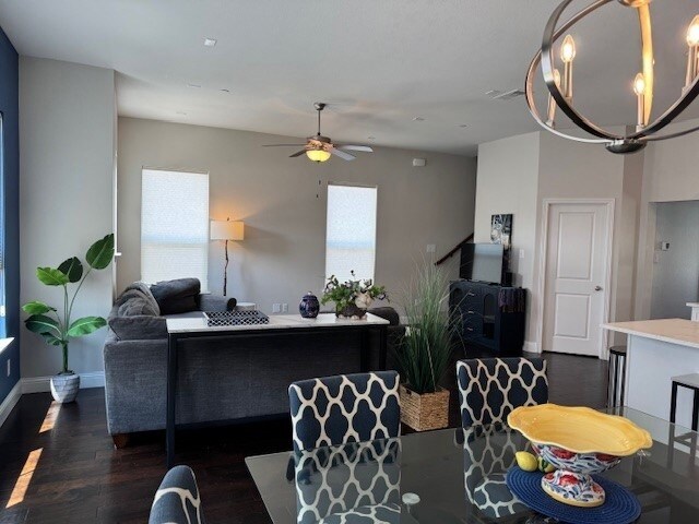 Building Photo - 111 Sumac St