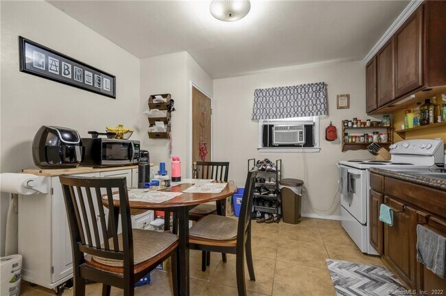 Building Photo - 9 Hazelmere Ct