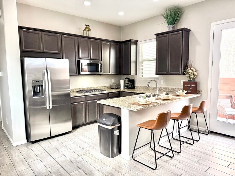 Building Photo - 8060 S Desert Indigo Dr