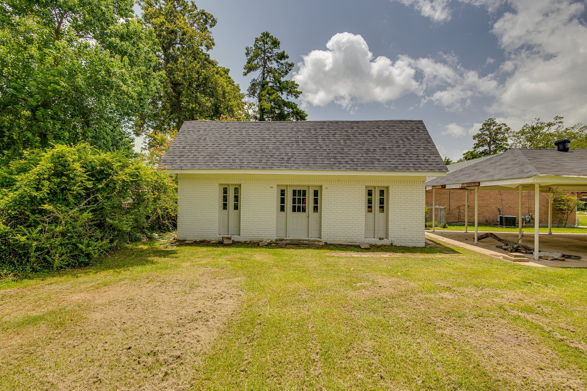 Building Photo - 2408 Katherine Dr