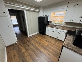 Building Photo - 1906 Dalton Pike SE