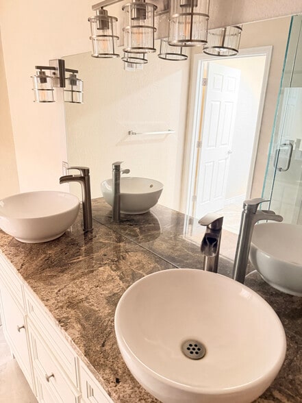 Primary Photo - 3435 S Ammons St