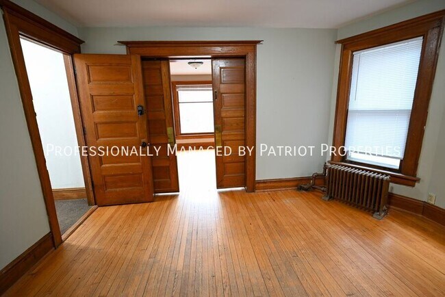 Building Photo - 407 W Main St