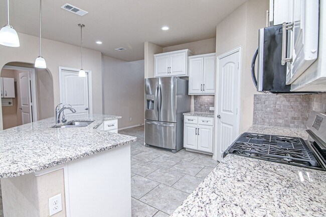 Building Photo - 6715 Hall of Fame Blvd