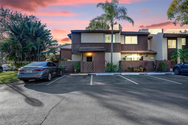 Primary Photo - 1233 Hampton Blvd