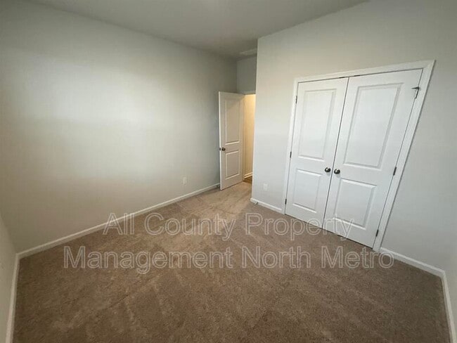 Building Photo - 191 Sweet Briar Wy
