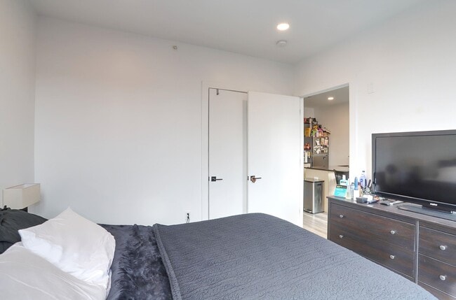 Building Photo - 327 Communipaw Ave