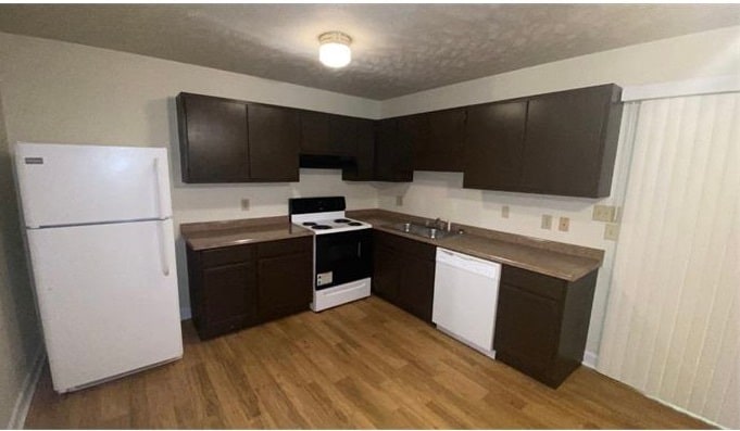 Kitchen - 5878 Aftonshire Dr