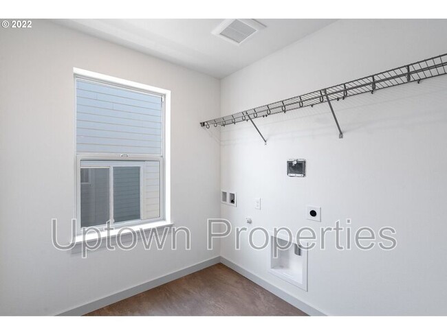 Building Photo - 2507 S Cache Cir