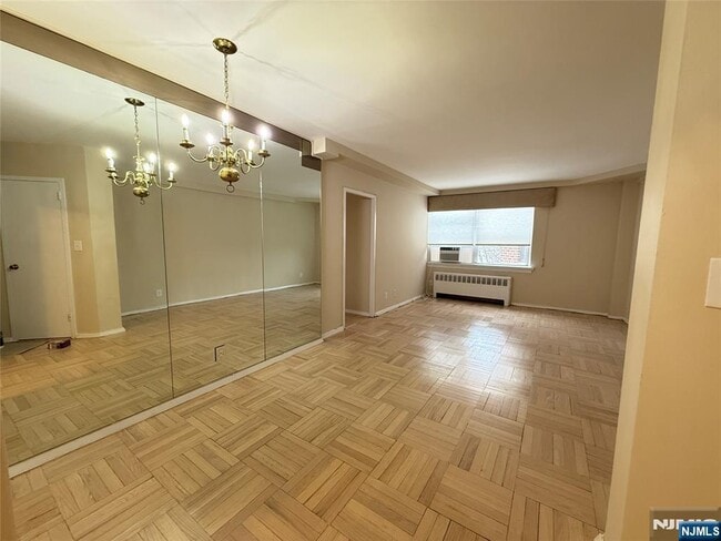 Building Photo - 1450 Palisade Ave