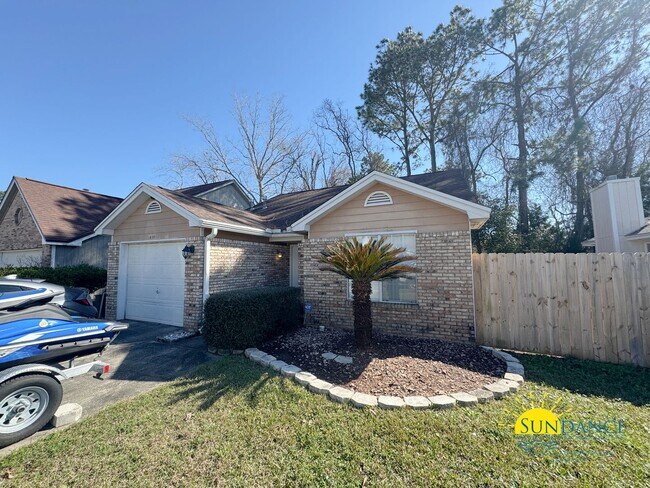 Building Photo - Charming 3-Bedroom Home in Forest Oaks!