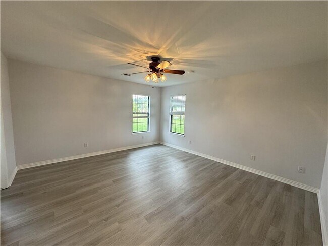 Building Photo - 590 Duckworth St