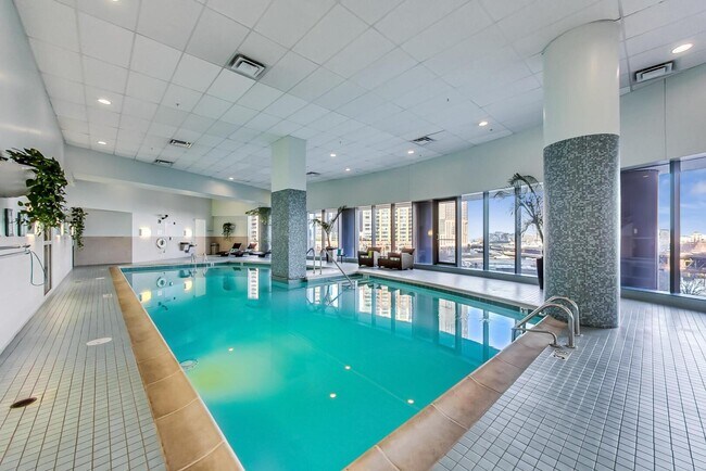 Building Photo - 420 E Waterside Dr