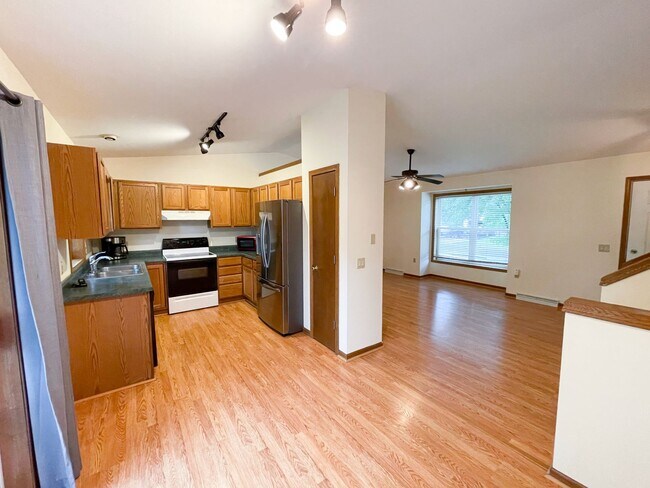 Building Photo - 2820 Warner Ln