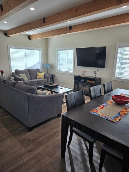 Building Photo - 2857 W Carson St