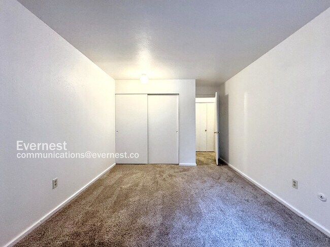 Building Photo - 8060 Niwot Rd