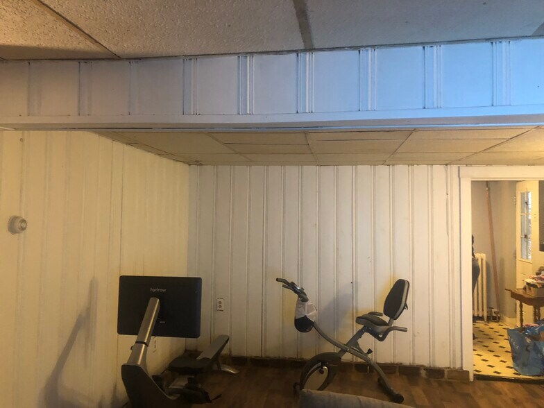 Double Size LVR - 100 College St