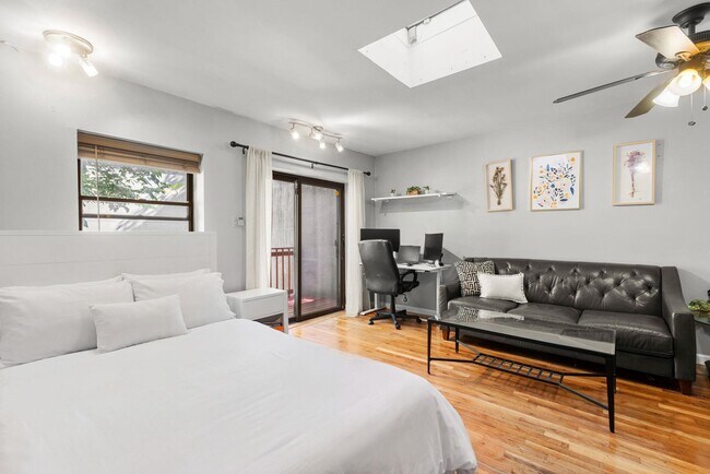 Building Photo - 354 1st St