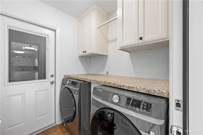 Building Photo - 4012 Auburn Ave W