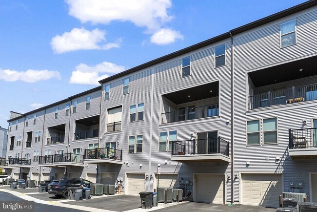 Building Photo - 13558 Innovation Station Lp