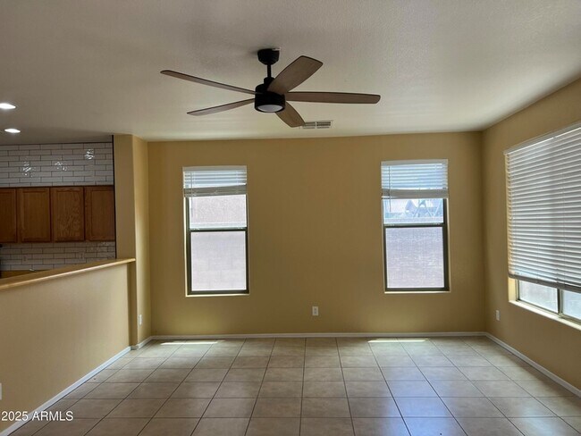 Building Photo - 3915 E Morelos St