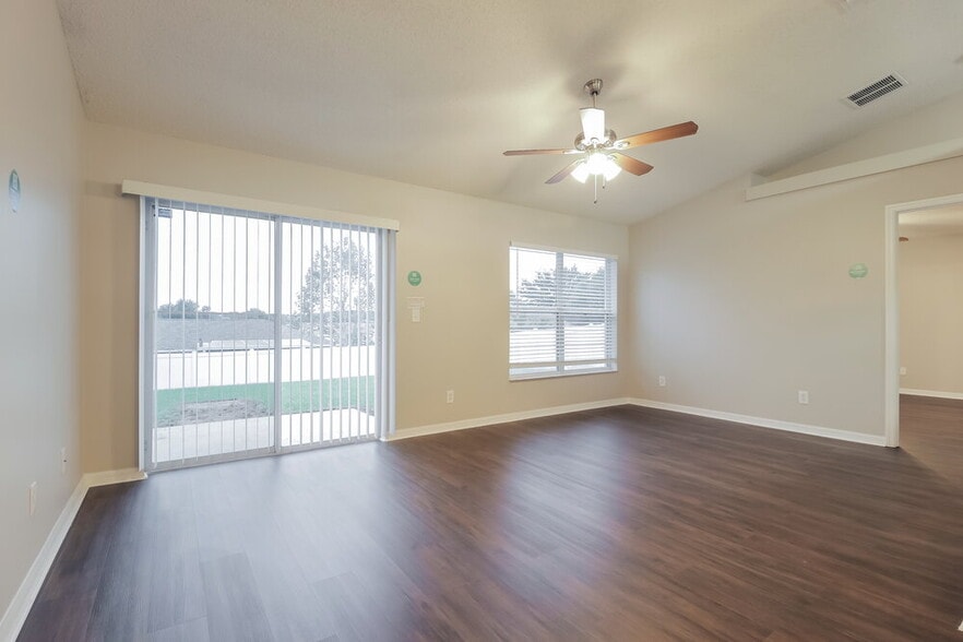 Building Photo - 13448 Silver Leaf Cir