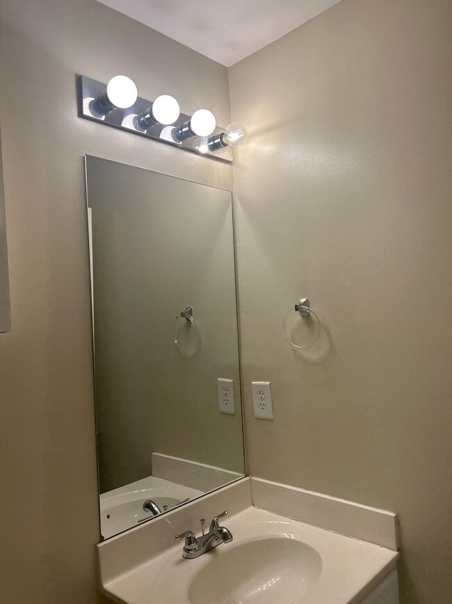 Building Photo - 05-205 Sun