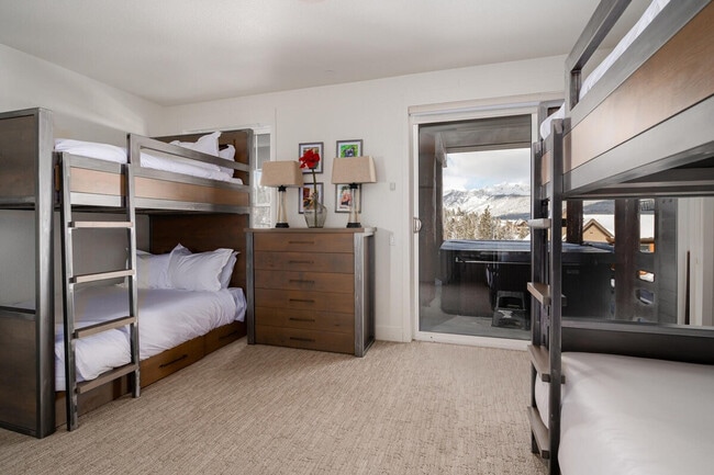 Building Photo - c4 Saddle Ridge Rd