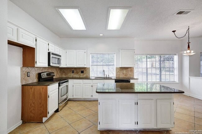 Building Photo - 14110 Soapberry Cove