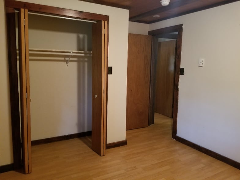 Building Photo - 208 Sellersville Dr