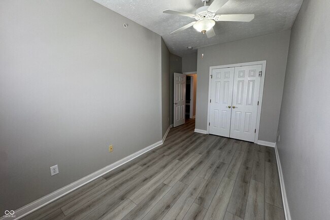 Building Photo - 1442 Oakhill Dr