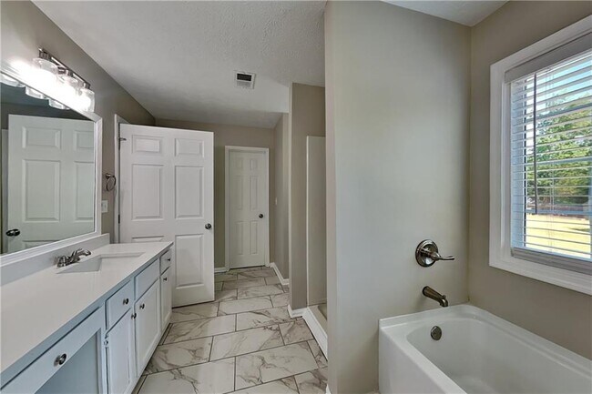 Building Photo - 1021 Orchard Mill Ln