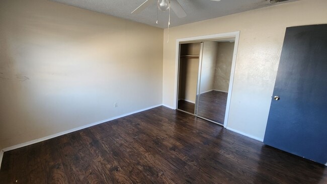 Building Photo - 210 N Vandeveer St