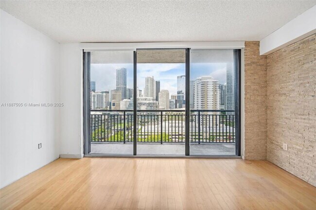 Building Photo - 540 Brickell Key Dr