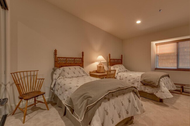 Building Photo - Incline Village Condominium:  2 Bedrooms, 2.5 Bathrooms, Low Elevation