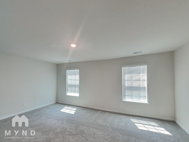 Building Photo - 553 Zermatt Ct