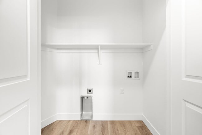 Building Photo - Desert Color Delight! NO APPLICATION FEE